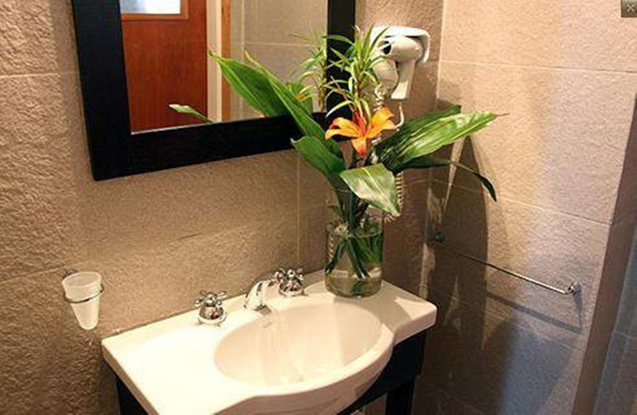 De Los Arroyos Apart Hotel Сан-Николас-де-лос-Арройос Экстерьер фото