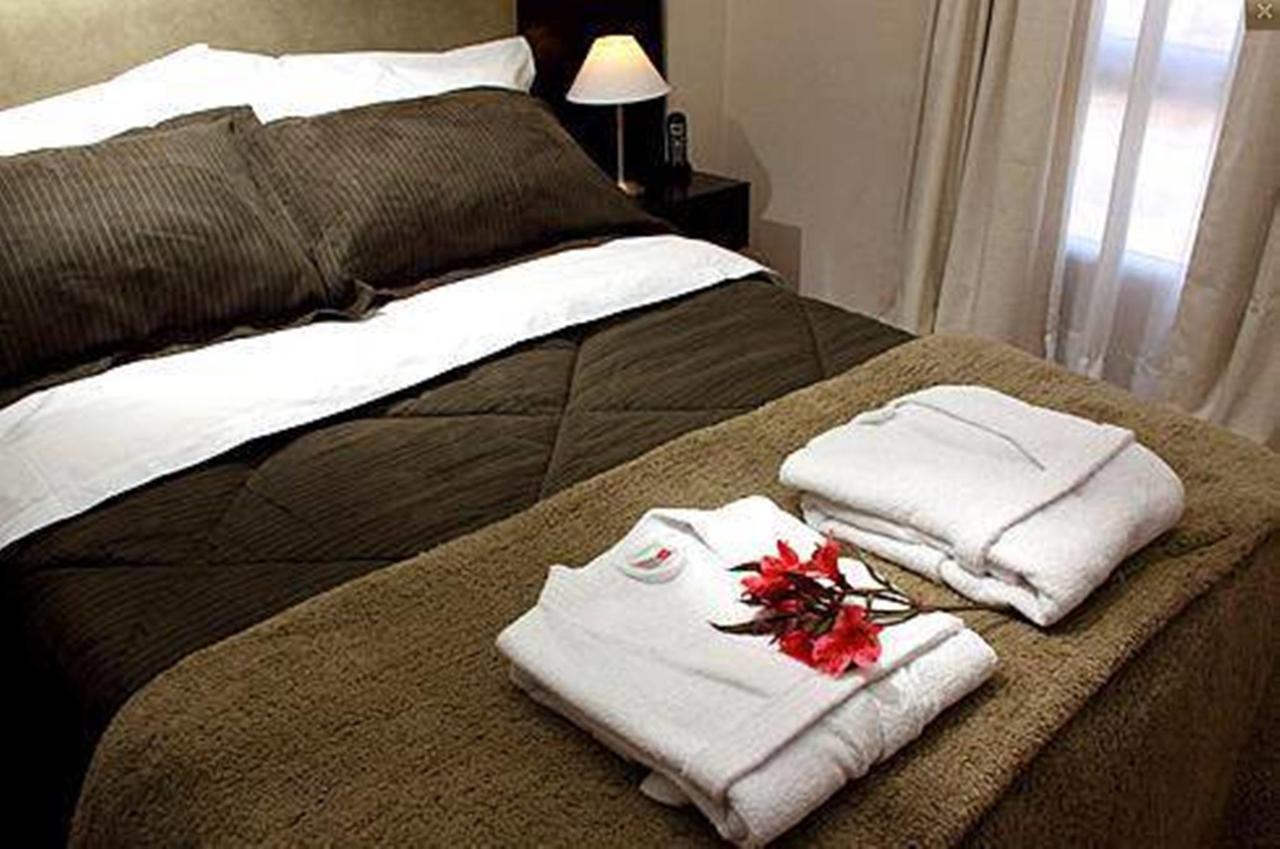 De Los Arroyos Apart Hotel Сан-Николас-де-лос-Арройос Экстерьер фото